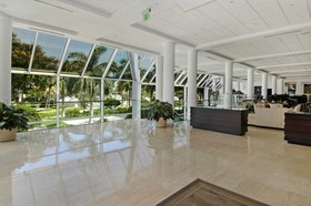 Pier Sixty-Six Hotel & Marina