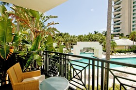 Pier Sixty-Six Hotel & Marina