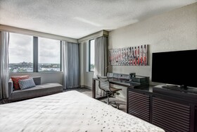 Renaissance Fort Lauderdale Cruise Port Hotel
