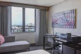 Renaissance Fort Lauderdale Cruise Port Hotel