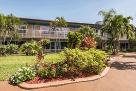 Rodeway Inn & Suites Airport/Cruise Port