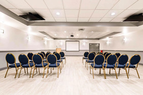 Rodeway Inn & Suites Airport/Cruise Port