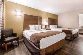 Rodeway Inn & Suites Airport/Cruise Port