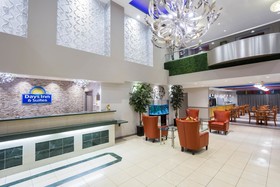 Days Inn & Suites by Wyndham Fort Myers Near JetBlue Park