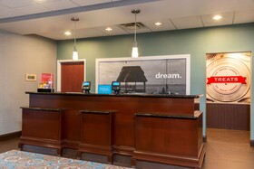 Hampton Inn & Suites Fort Myers-Colonial Blvd.