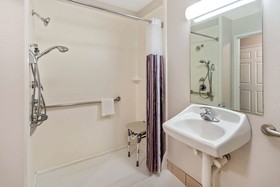 La Quinta Inn & Suites by Wyndham Fort Myers Airport