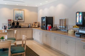 La Quinta Inn & Suites by Wyndham Fort Myers Airport