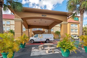 La Quinta Inn & Suites by Wyndham Fort Myers Airport