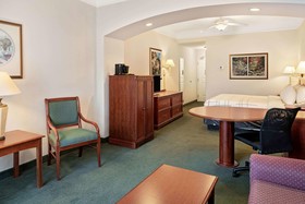 La Quinta Inn & Suites by Wyndham Fort Myers Airport
