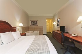 La Quinta Inn & Suites by Wyndham Fort Myers Airport