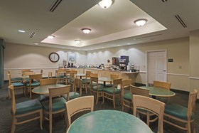 La Quinta Inn & Suites by Wyndham Fort Myers Airport
