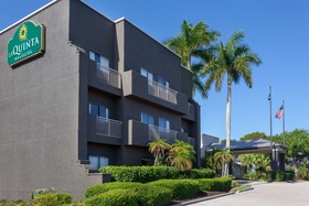 La Quinta Inn & Suites by Wyndham Ft. Myers-Sanibel Gateway