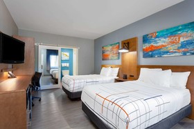 La Quinta Inn & Suites by Wyndham Ft. Myers-Sanibel Gateway