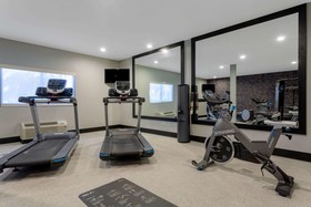 La Quinta Inn & Suites by Wyndham Ft. Myers-Sanibel Gateway