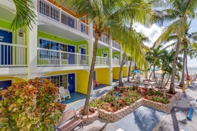 Pierview Hotel & Suites