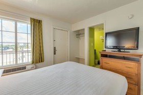 Pierview Hotel & Suites
