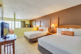 Pierview Hotel & Suites
