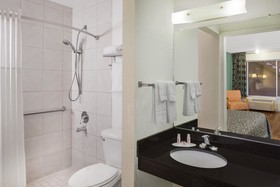 Travelodge by Wyndham Fort Myers North