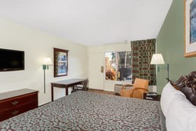 Travelodge by Wyndham Fort Myers North