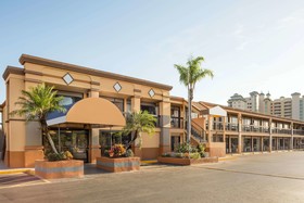 Travelodge by Wyndham Fort Myers North