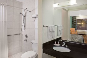 Travelodge by Wyndham Fort Myers North