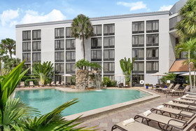 Doubletree by Hilton Fort Myers at Bell Tower Shops