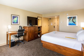 Doubletree by Hilton Fort Myers at Bell Tower Shops