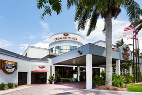 Doubletree by Hilton Fort Myers at Bell Tower Shops