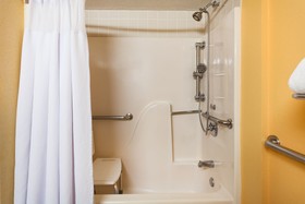 Doubletree by Hilton Fort Myers at Bell Tower Shops
