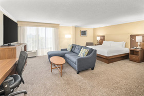 Doubletree by Hilton Fort Myers at Bell Tower Shops