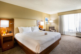 Doubletree by Hilton Fort Myers at Bell Tower Shops