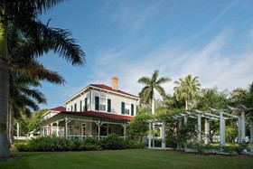Doubletree by Hilton Fort Myers at Bell Tower Shops