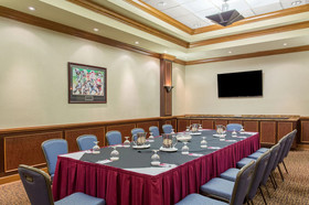 Doubletree by Hilton Fort Myers at Bell Tower Shops