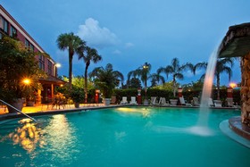 Doubletree by Hilton Fort Myers at Bell Tower Shops