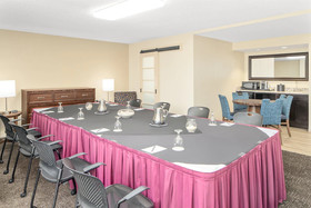 Doubletree by Hilton Fort Myers at Bell Tower Shops