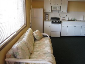 The Holiday Court Motel