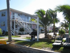 The Holiday Court Motel