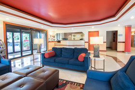 Comfort Suites