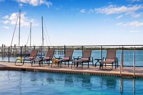 Hutchinson Island Plaza Hotel & Suites