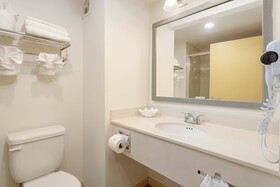 Hutchinson Island Plaza Hotel & Suites