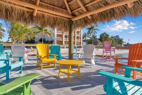 Hutchinson Island Plaza Hotel & Suites