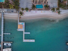 Hutchinson Island Plaza Hotel & Suites