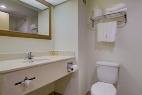 Hutchinson Island Plaza Hotel & Suites