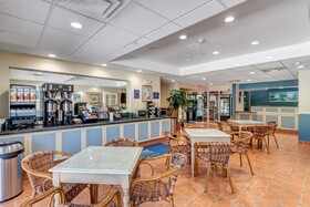 Hutchinson Island Plaza Hotel & Suites