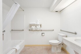 Hutchinson Island Plaza Hotel & Suites