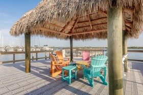 Hutchinson Island Plaza Hotel & Suites