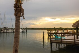 Hutchinson Island Plaza Hotel & Suites