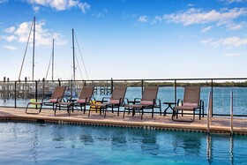 Hutchinson Island Plaza Hotel & Suites