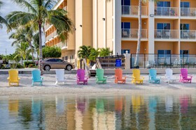 Hutchinson Island Plaza Hotel & Suites