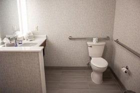 Holiday Inn Express & Suites Gainesville I-75